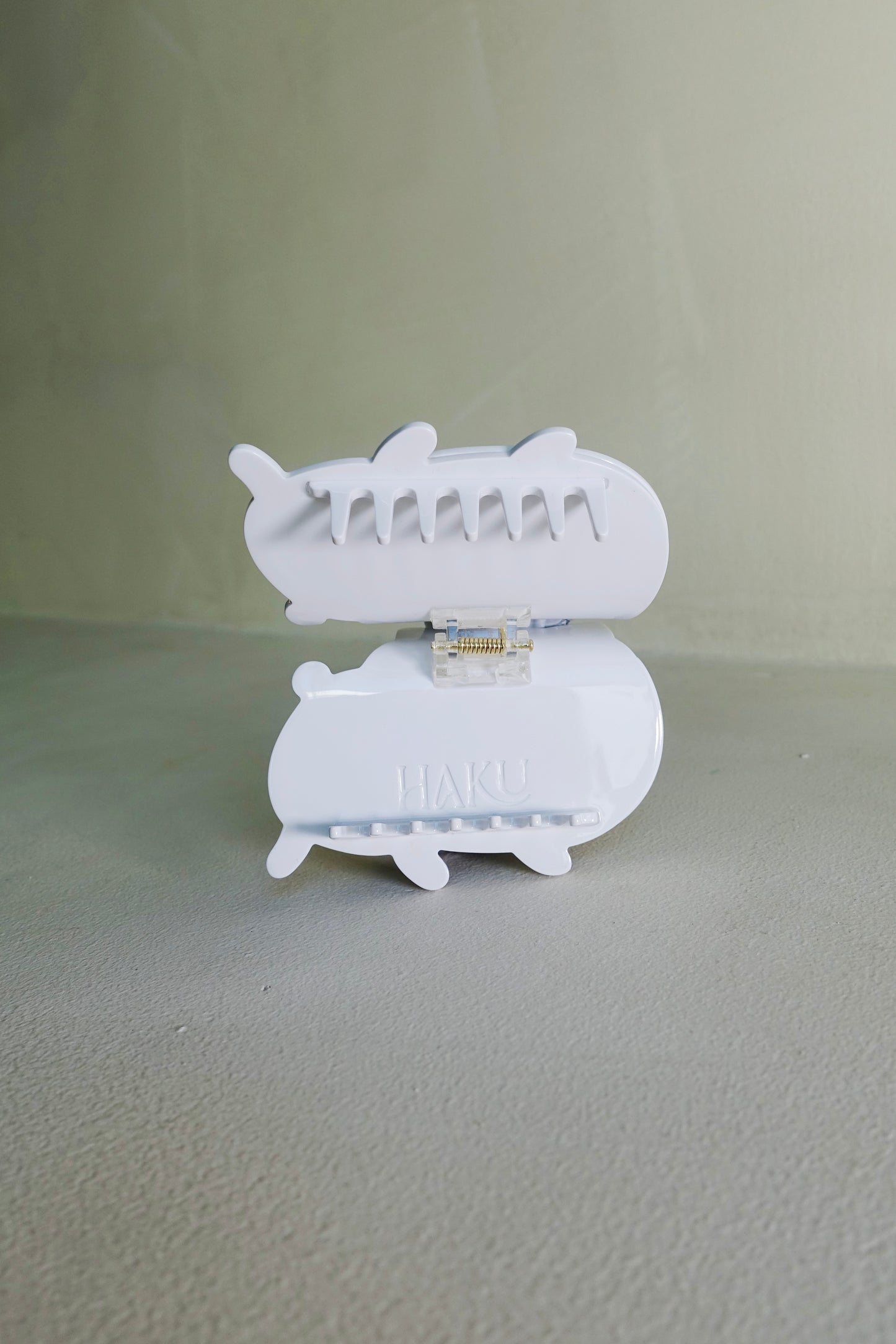 Hachi Hair Claw Clip